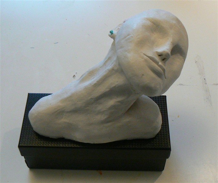 leaning girl 003.JPG